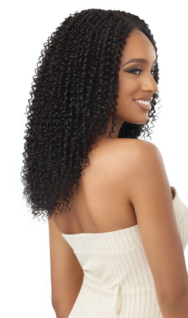 OUTRE BIG BEAUTIFUL LEAVE OUT WIG - PASSION COILS 20″ - Image 4